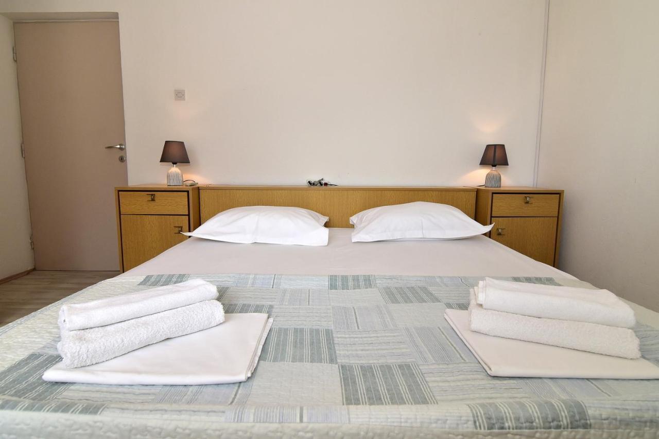 Apartments Dobrinic Makarska Buitenkant foto