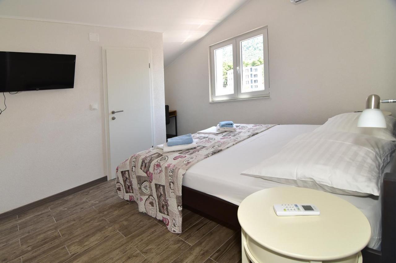 Apartments Dobrinic Makarska Buitenkant foto