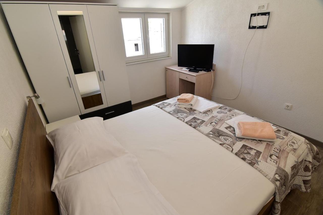 Apartments Dobrinic Makarska Buitenkant foto