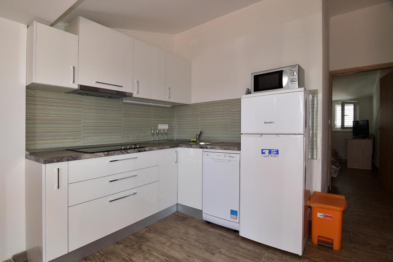 Apartments Dobrinic Makarska Buitenkant foto